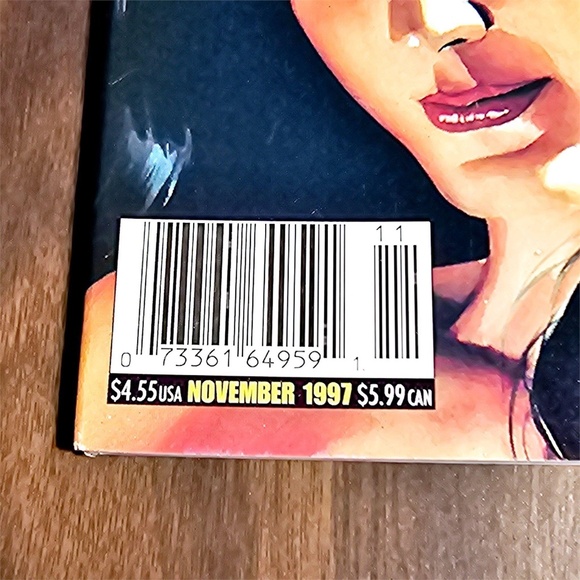 November 1997  Wizard Comic Guide Magazine - Picture 2 of 3